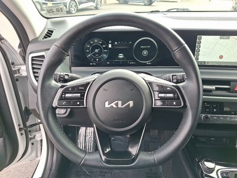 Used 2024 Kia Seltos SX image 20