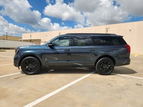 Used 2025 Ford Expedition Max Platinum w/ Stealth Appearance Package AWD/4WD image 4