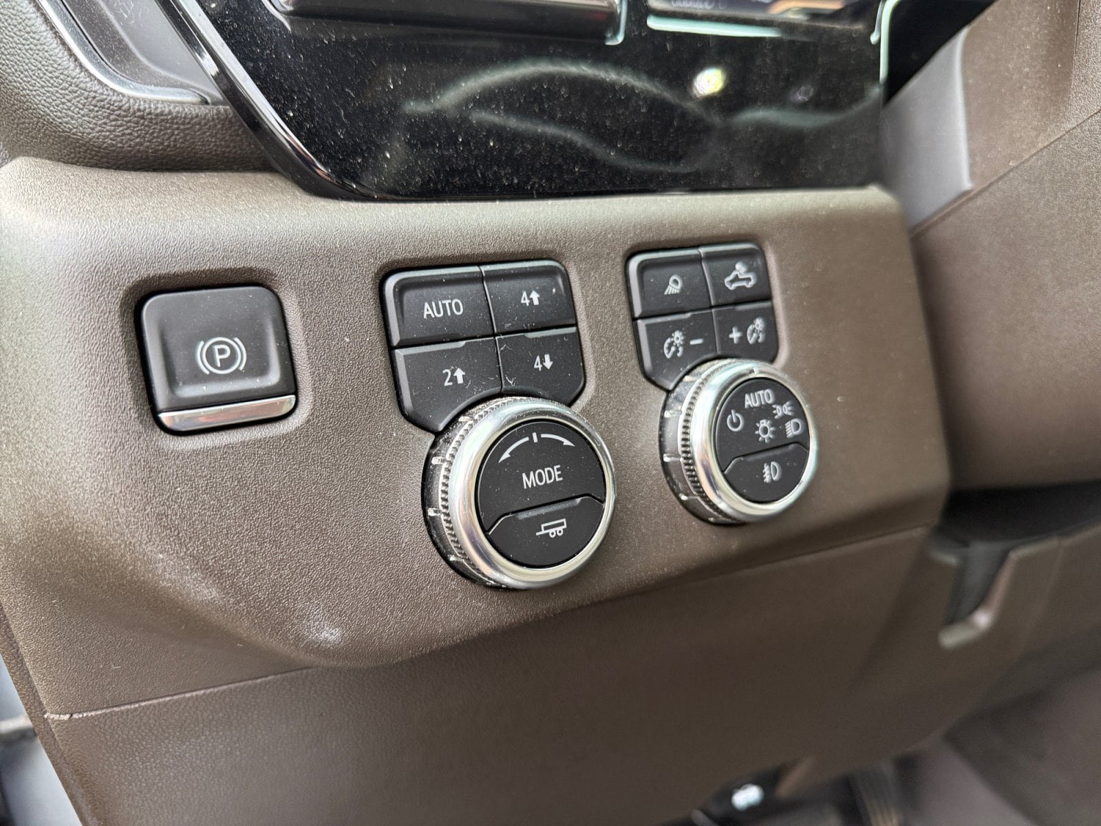 Used 2024 GMC Sierra 2500 SLT w/ SLT Premium Package AWD/4WD image 21