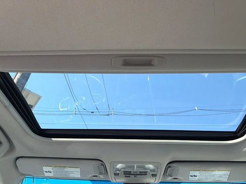 Used 2016 Toyota Camry XLE w/ Moonroof Package FWD image 30