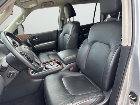 Used 2024 Nissan Armada SL w/ Captain's Chairs Package AWD/4WD image 31