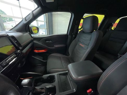 Used 2022 Nissan Frontier Pro-X RWD image 12