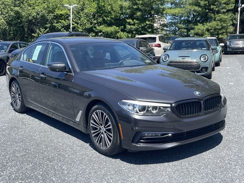 Used 2017 BMW 530i xDrive AWD/4WD image 3