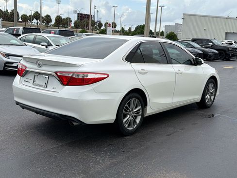 Used 2015 Toyota Camry SE FWD image 9