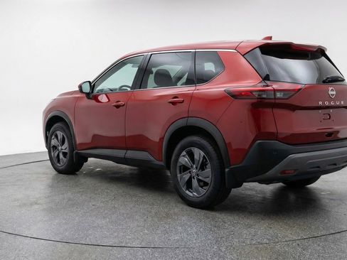 Used 2024 Nissan Rogue SV image 6