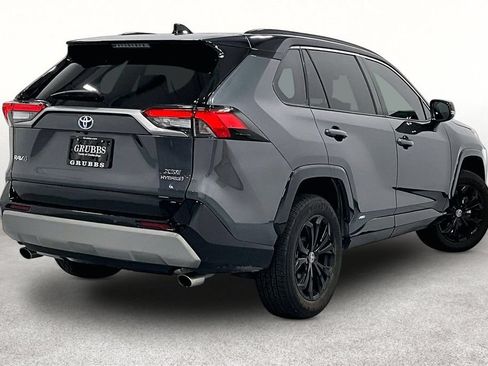 Used 2022 Toyota RAV4 XSE AWD/4WD image 2