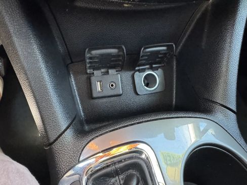 Used 2017 Chevrolet Cruze LT FWD image 19