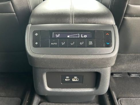 Certified 2025 Nissan Pathfinder SL AWD/4WD image 38
