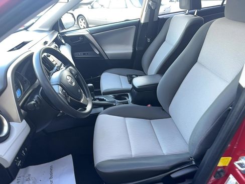 Used 2014 Toyota RAV4 LE AWD/4WD image 6