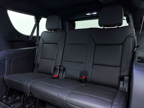 Used 2024 Chevrolet Suburban High Country AWD/4WD image 44