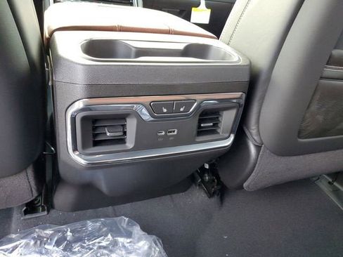 New 2026 GMC Sierra 2500 Denali Ultimate w/ Max Trailering Package AWD/4WD image 17