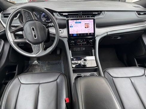 Used 2024 Jeep Grand Cherokee L Limited w/ Luxury Tech Group II AWD/4WD image 8