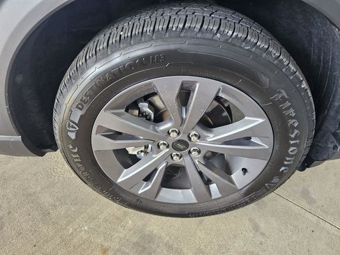 Used 2022 Ford Explorer XLT w/ Equipment Group 202A image 9