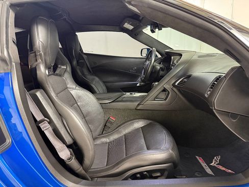 Used 2016 Chevrolet Corvette Z06 w/ 3LZ Preferred Equipment Group image 32