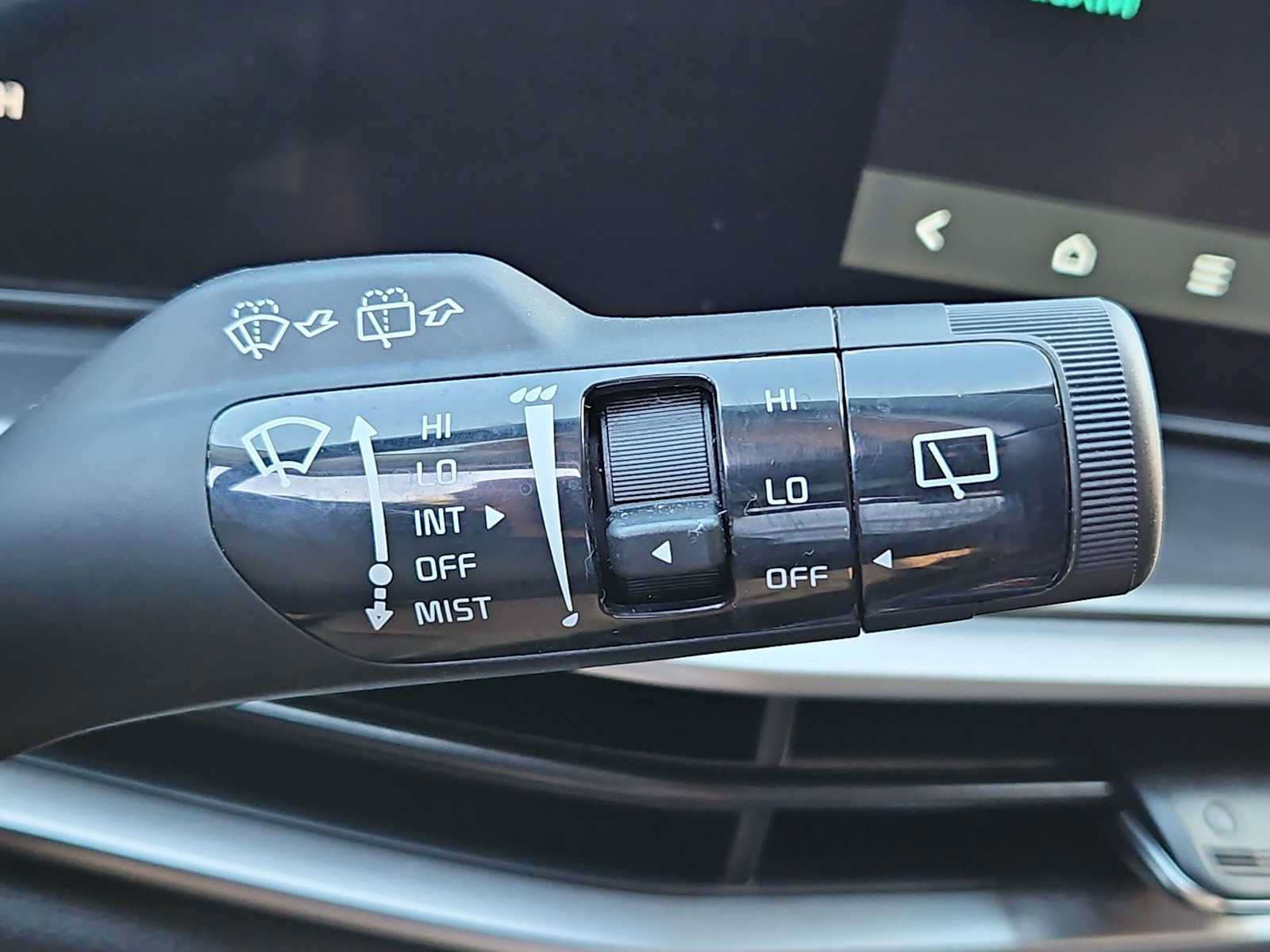 Certified 2025 Kia Sorento S FWD image 26