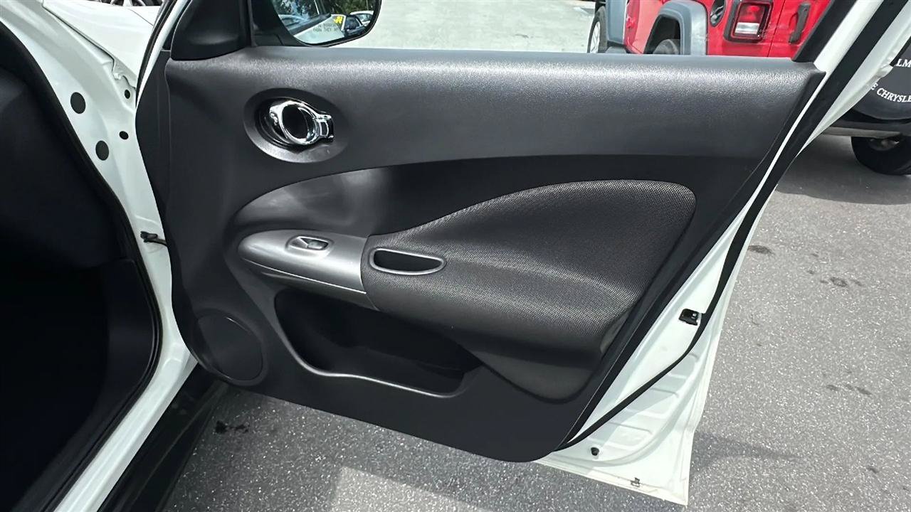 Used 2012 Nissan Juke SV AWD/4WD image 31