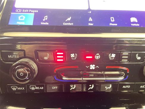 Used 2023 Jeep Grand Cherokee L Overland image 16