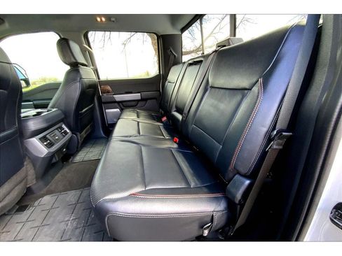 Used 2024 Ford F350 Lariat image 27