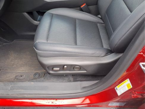 Used 2025 Chevrolet Equinox LT w/ Convenience Package II image 10