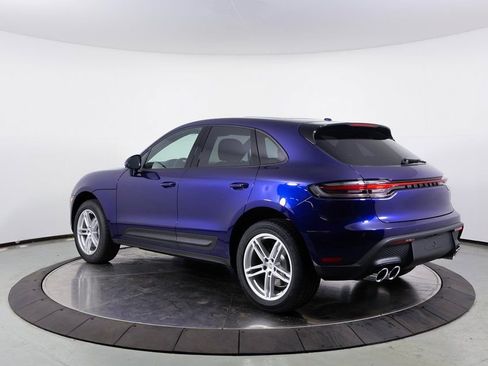 Certified 2025 Porsche Macan image 3