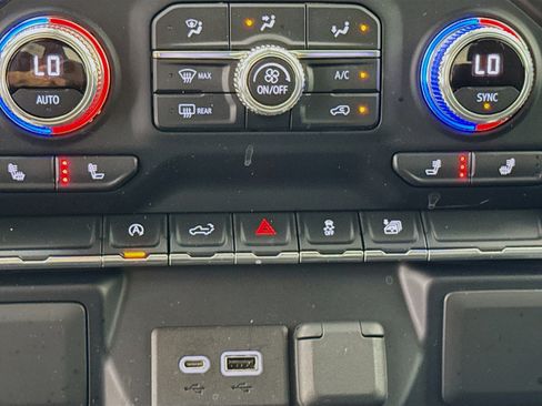 Used 2021 GMC Sierra 1500 Elevation image 21