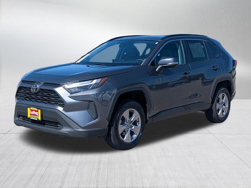 Used 2022 Toyota RAV4 XLE w/ Convenience Package AWD/4WD image 3
