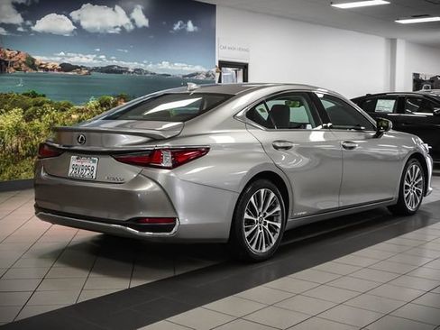 Used 2019 Lexus ES 300h w/ Premium Package FWD image 6