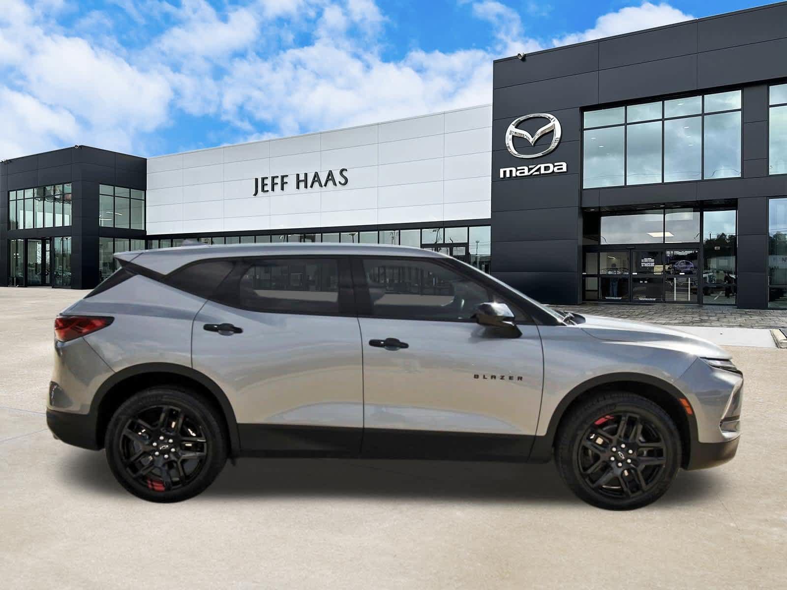 Used 2024 Chevrolet Blazer LT w/ Redline Edition FWD image 5