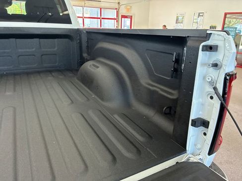 Certified 2025 RAM 2500 Big Horn AWD/4WD image 23
