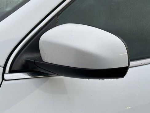 Used 2019 Jeep Cherokee Latitude Plus w/ Cold Weather Group image 10