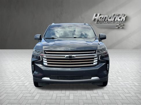 Used 2022 Chevrolet Suburban High Country AWD/4WD image 3