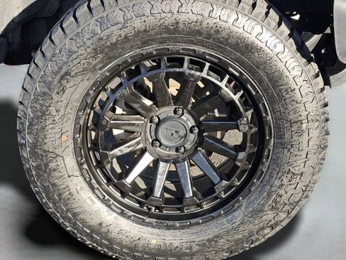 Used 2020 Jeep Wrangler Unlimited Sahara image 19