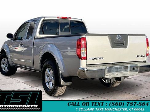 Used 2011 Nissan Frontier SV w/ SV Premium Utility Pkg image 13