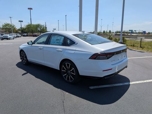 New 2026 Honda Accord Touring image 5