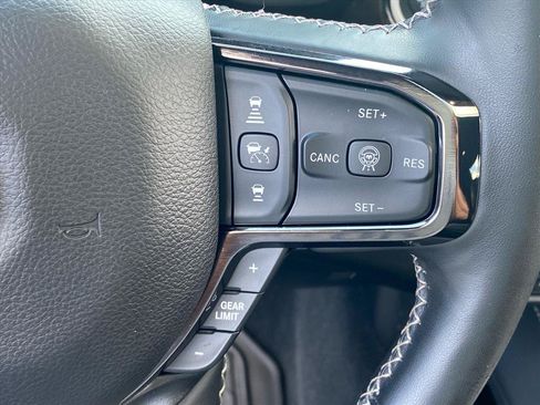 Used 2025 RAM 1500 Limited AWD/4WD image 17