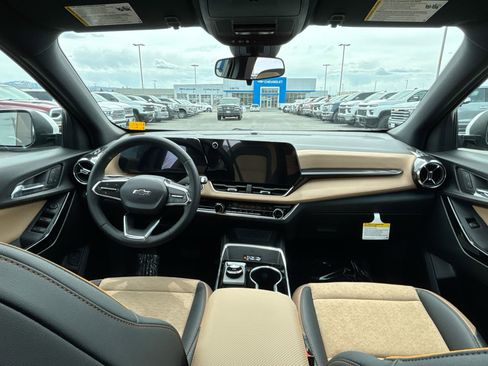 New 2025 Chevrolet Equinox ACTIV w/ Convenience Package III AWD/4WD image 44