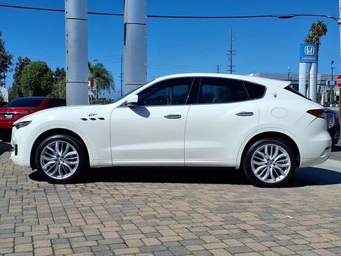 Used 2022 Maserati Levante GT AWD/4WD image 2