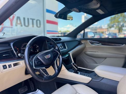 Used 2018 Cadillac XT5 Luxury w/ Driver Awareness Package AWD/4WD image 35