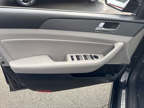 Used 2016 Hyundai Sonata Plug-In Hybrid image 14