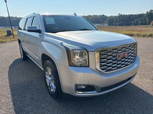 Used 2020 GMC Yukon XL Denali w/ Denali Ultimate Package image 2