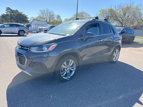 Used 2019 Chevrolet Trax LT w/ Sun & Sound Package AWD/4WD image 1