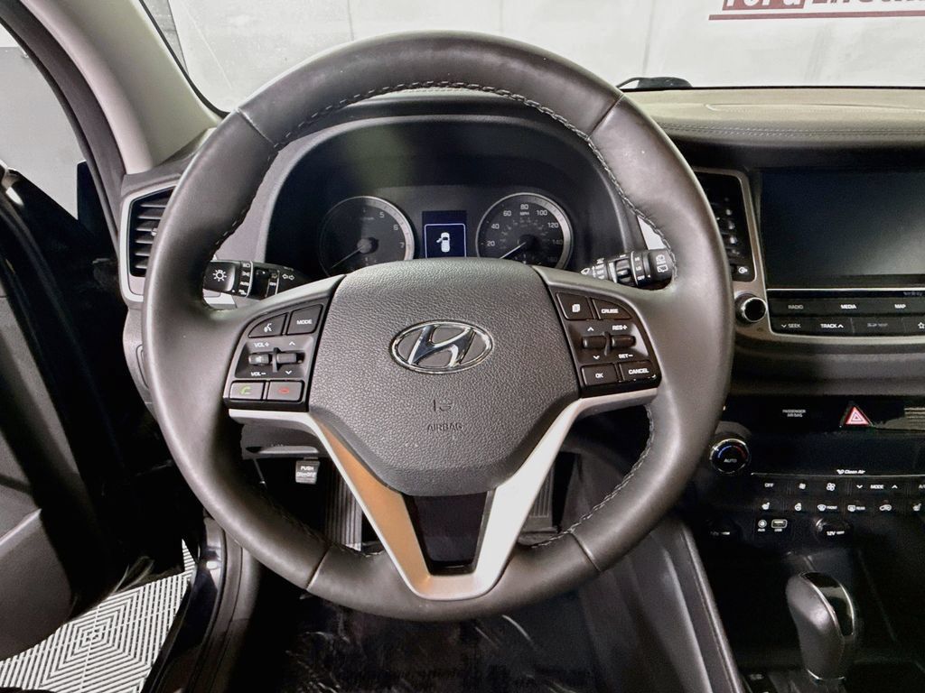 Used 2018 Hyundai Tucson Limited AWD/4WD image 19
