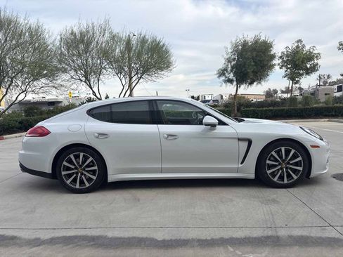 Used 2016 Porsche Panamera 4 Edition image 6