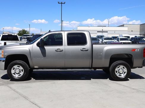 Used 2007 Chevrolet Silverado 2500 LTZ w/ Safety Package AWD/4WD image 3