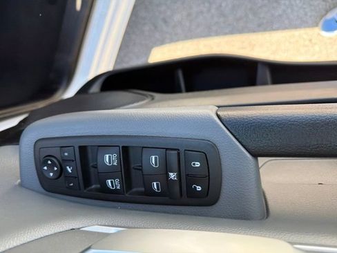 Used 2022 RAM 1500 Big Horn AWD/4WD image 12