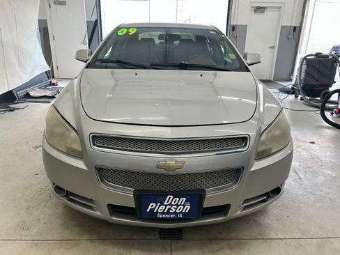 Used 2009 Chevrolet Malibu LTZ FWD image 2