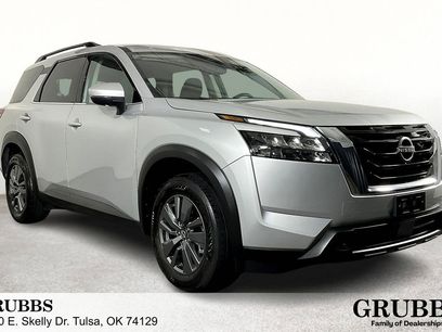 Used 2024 Nissan Pathfinder SV