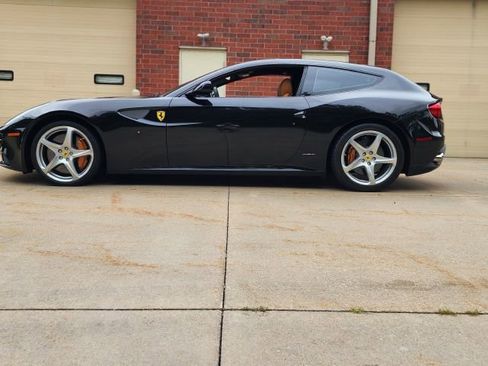 Used 2016 Ferrari FF image 25