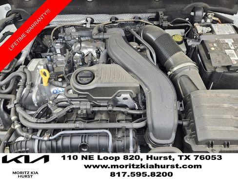 Used 2024 Volkswagen Taos SE w/ Panoramic Sunroof Package FWD image 31