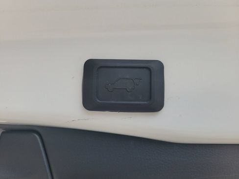 Used 2025 Toyota RAV4 XLE w/ Convenience Package FWD image 9